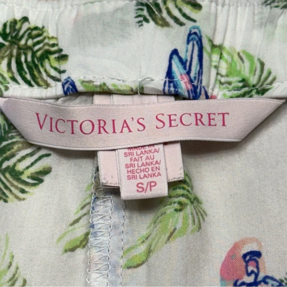 Victoria's Secret 2 pc Set - Parrot and Floral Print Sleepwear Shorts - Size SP